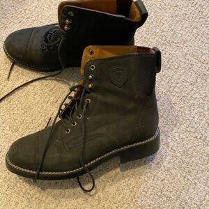 Classic Ariat Heritage Leather Lace-Up Boots (Style #52213)